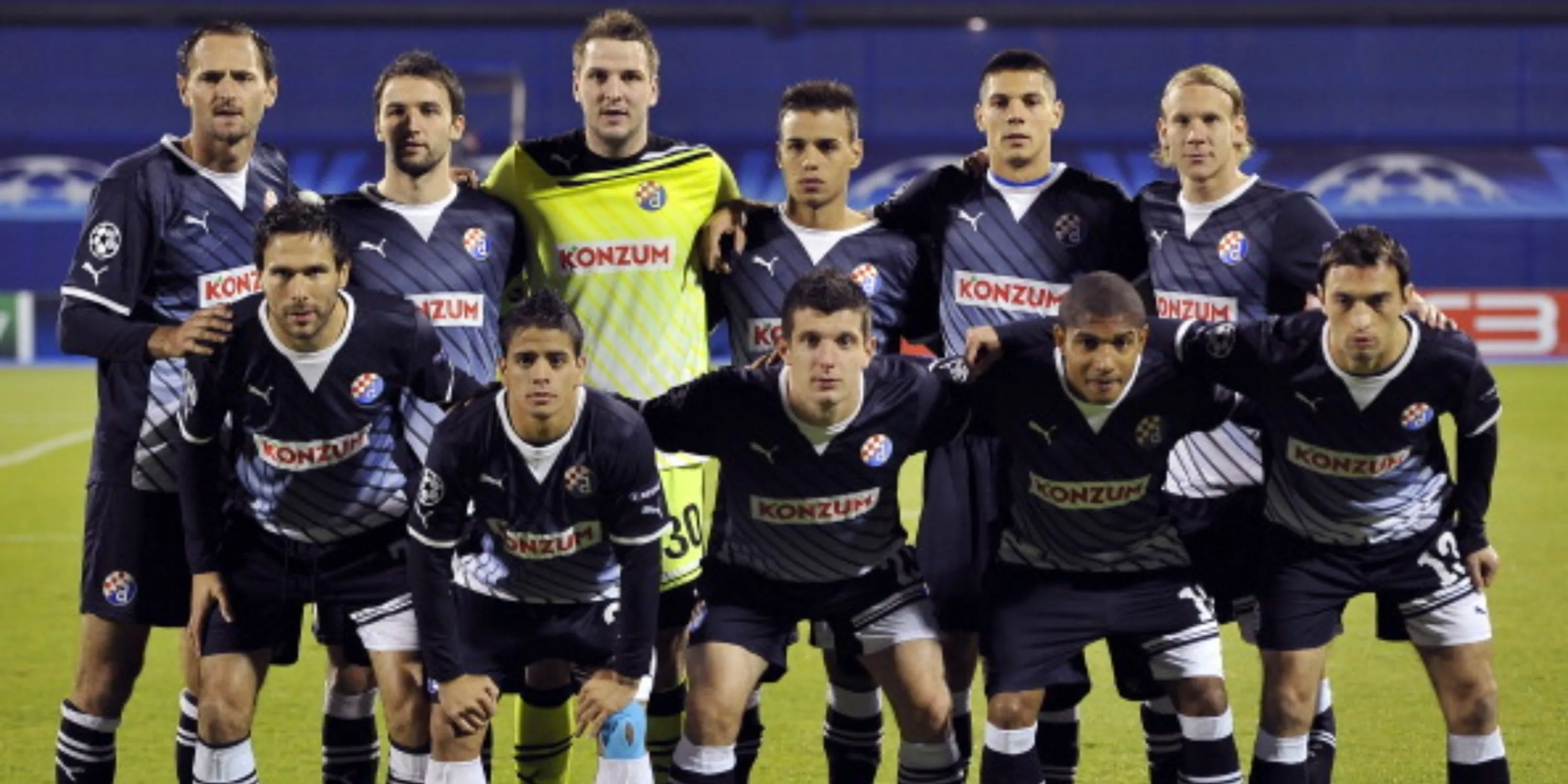 Ảnh chụp đội hình Dinamo Zagreb trước một trận đấu