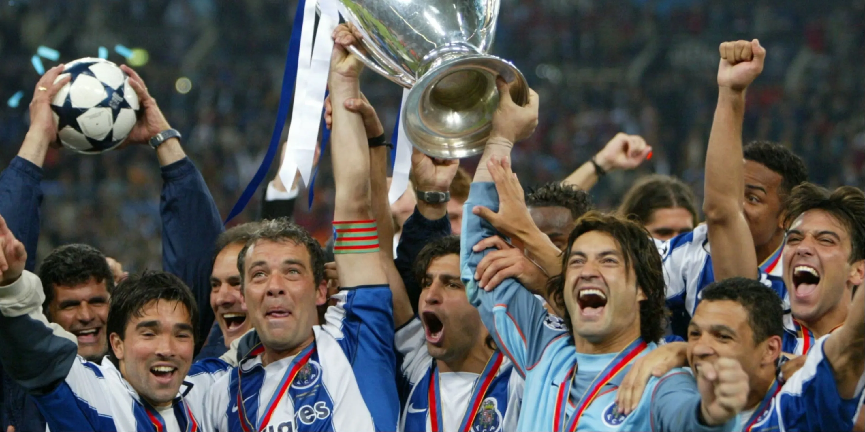Các cầu thủ FC Porto ăn mừng chức vô địch Champions League