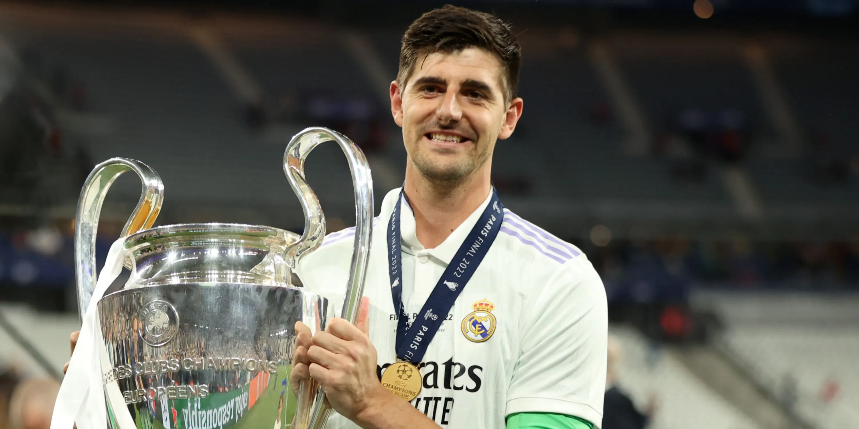 Thủ môn Thibaut Courtois của Real Madrid trong một pha cứu thua xuất thần