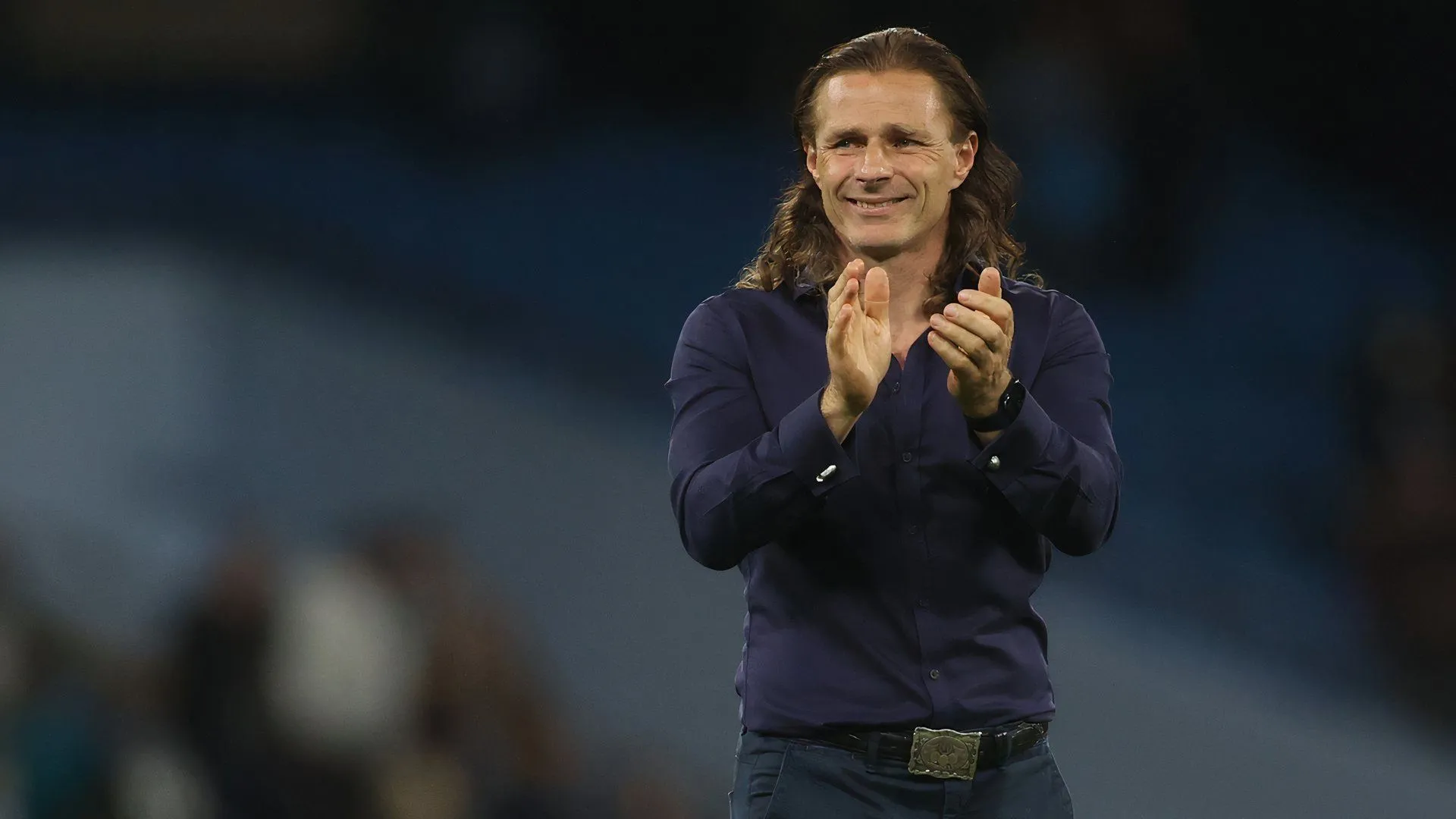 Gareth Ainsworth, cựu cầu thủ QPR, trở lại dẫn dắt đội bóng cũ ở Loftus Road.