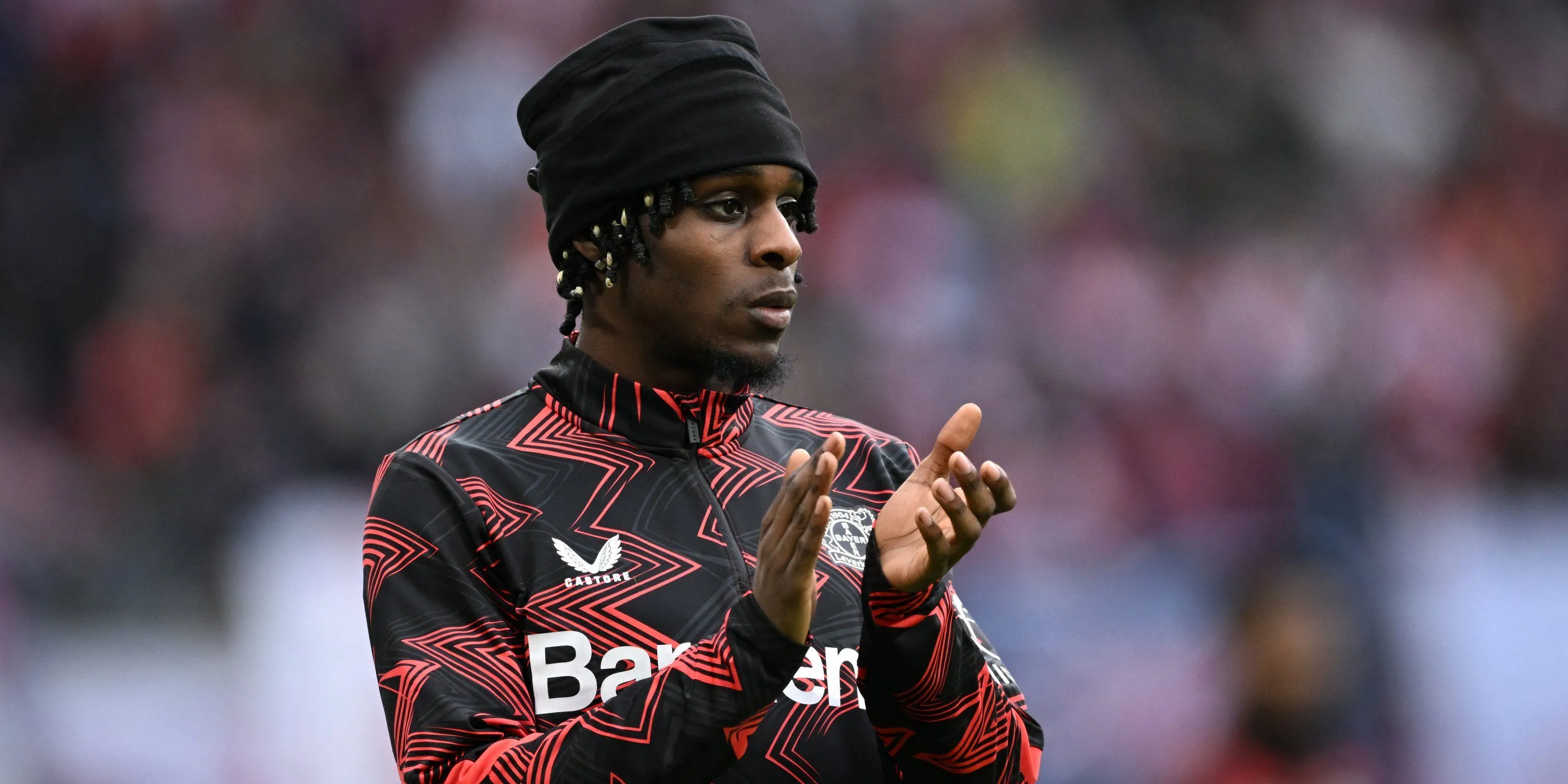Hậu vệ cánh Jeremie Frimpong trong màu áo Bayer Leverkusen, mục tiêu chuyển nhượng hàng đầu của Liverpool