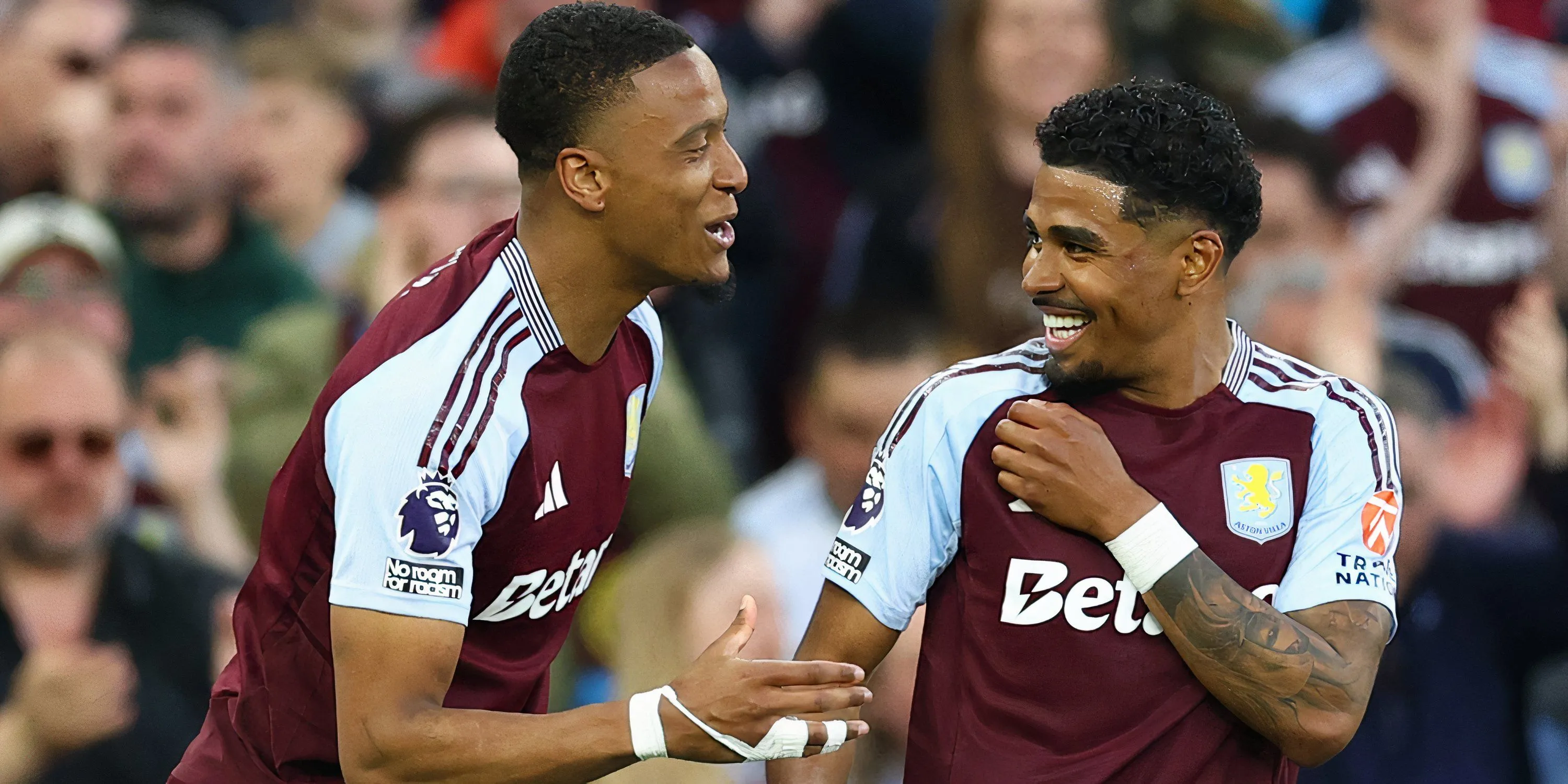 Hậu vệ Ezri Konsa của Aston Villa, người đã ghi bàn mở tỷ số trong trận gặp Tottenham.