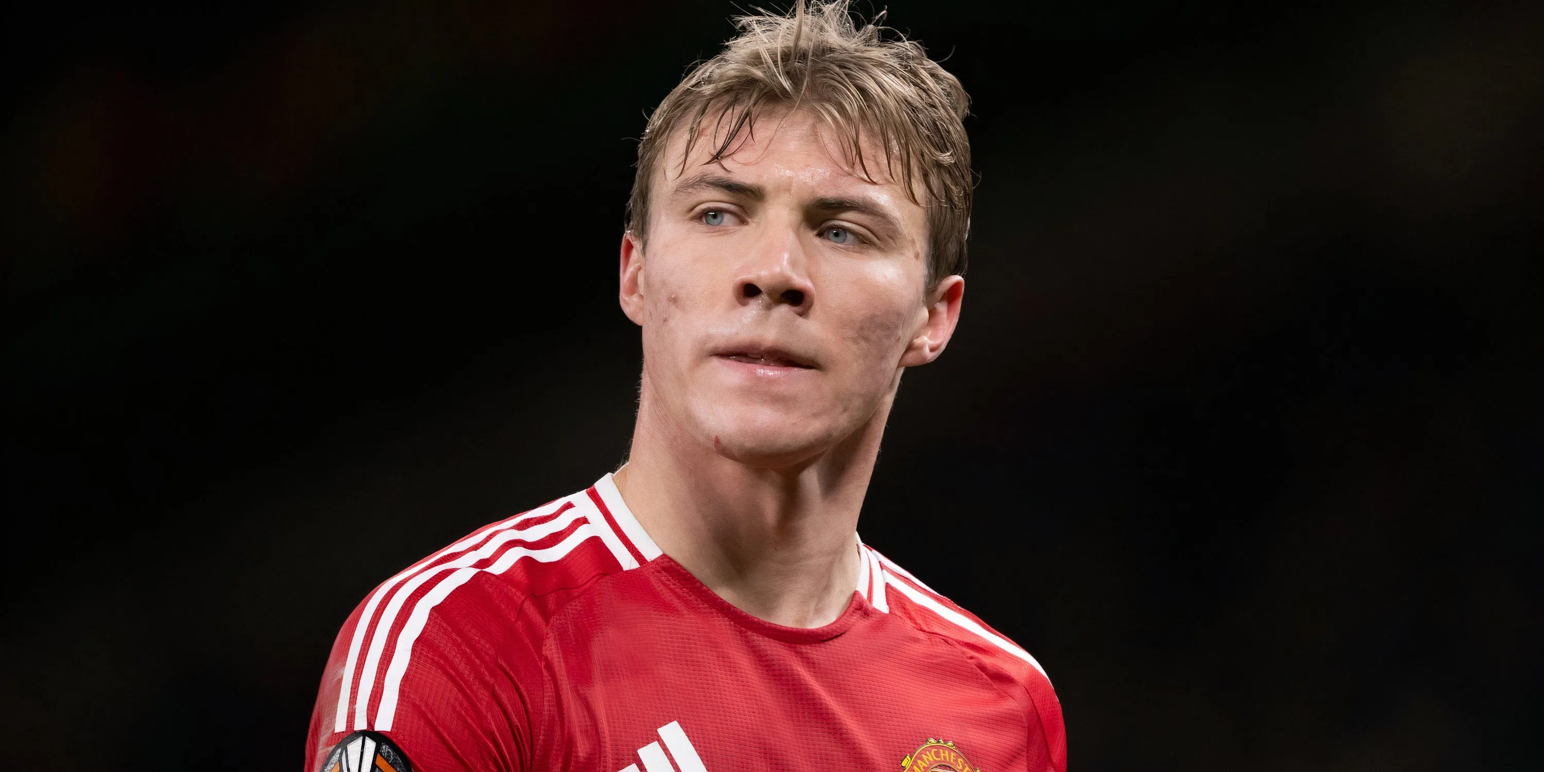 Hình ảnh tiền đạo Rasmus Hojlund trong một trận đấu của Manchester United tại Premier League