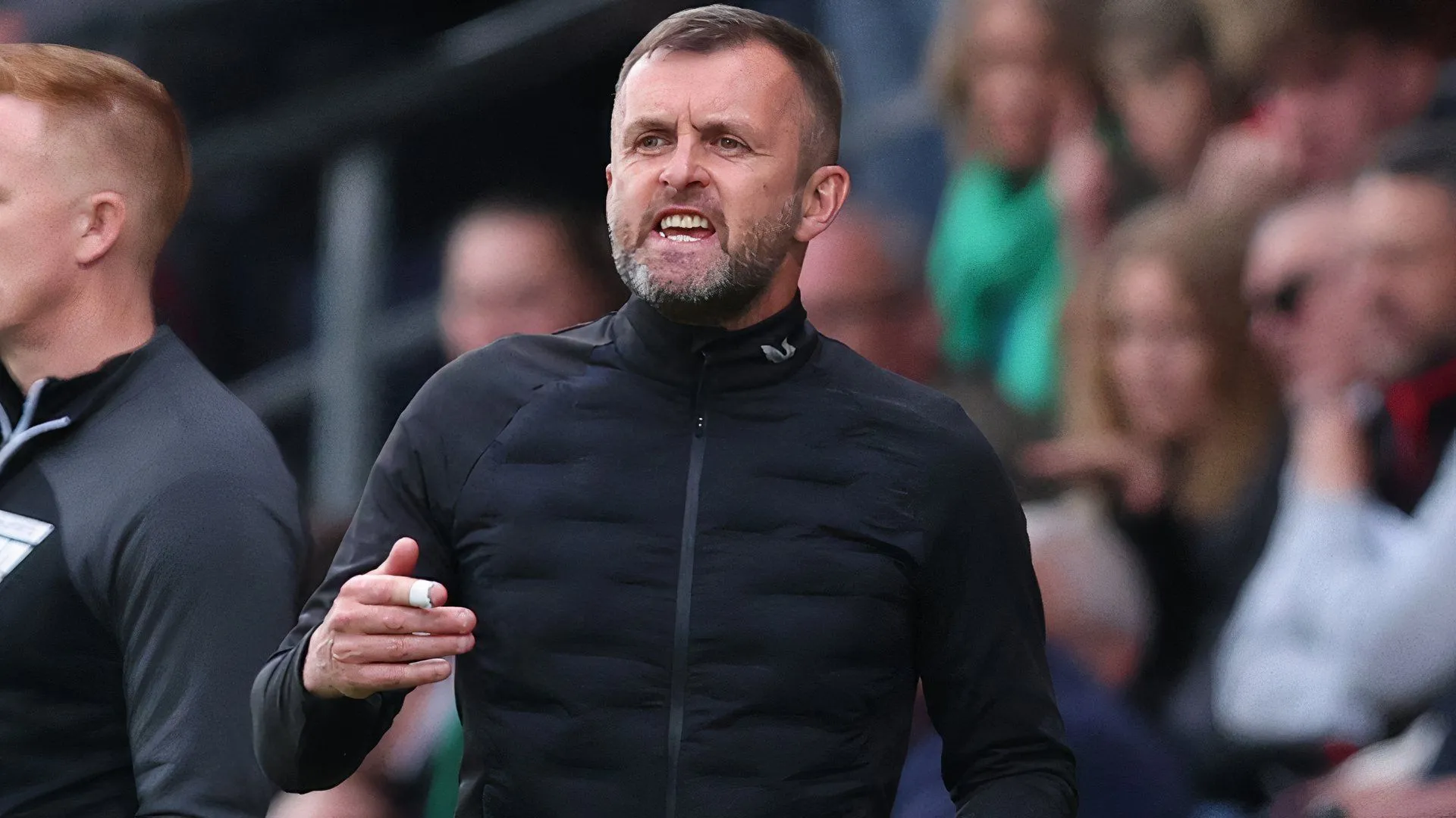 HLV Nathan Jones của Charlton Athletic đầy tự tin trước thềm trận bán kết play-off League One với Wycombe Wanderers