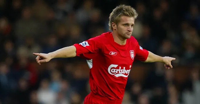 Igor Biscan, thành viên hàng tiền vệ Liverpool cùng Luis Garcia trong trận gặp Juventus tại Cúp C1 2005