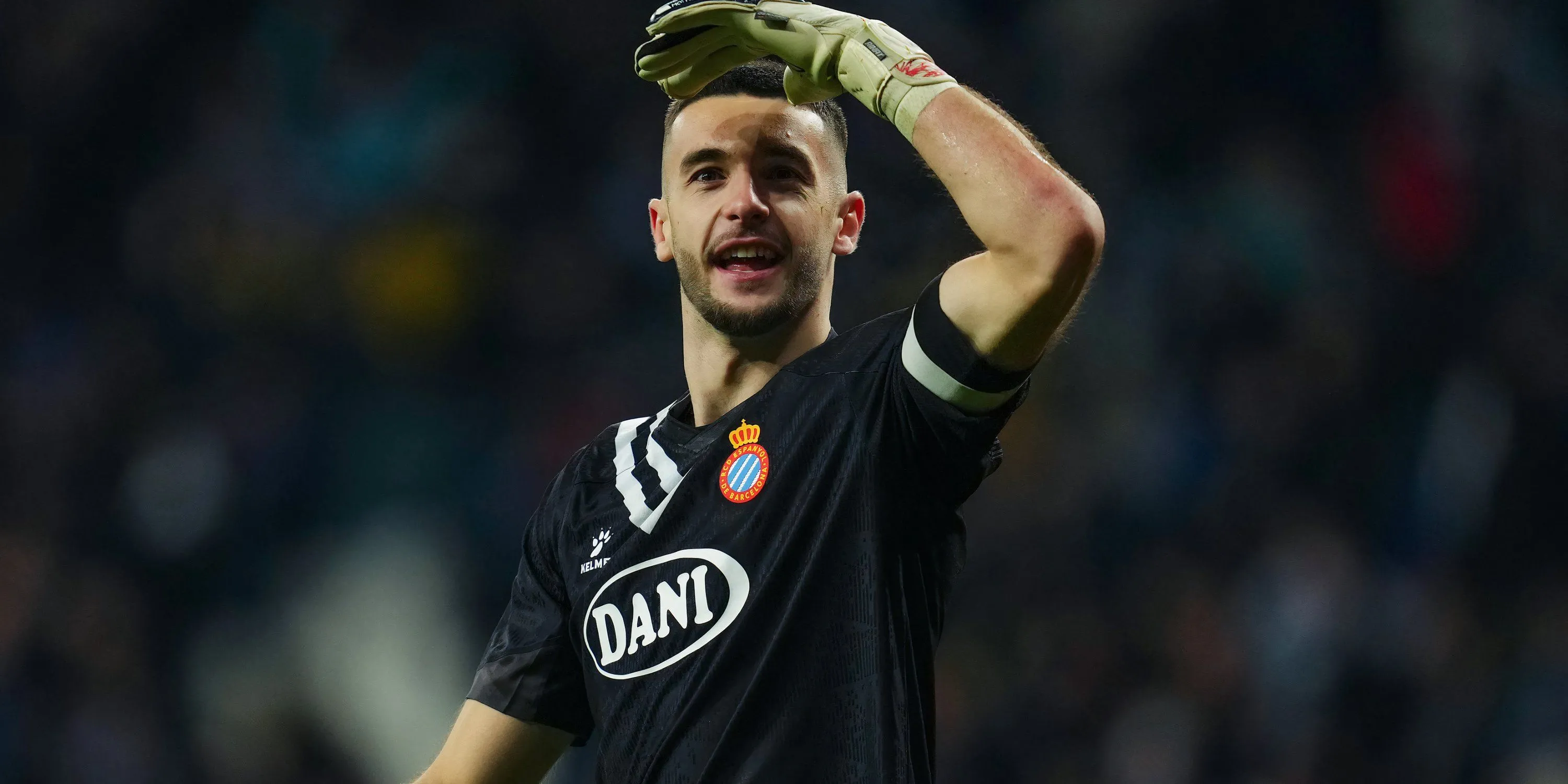 Joan Garcia, thủ môn của Espanyol, mục tiêu tiềm năng thay thế Emiliano Martinez tại Aston Villa