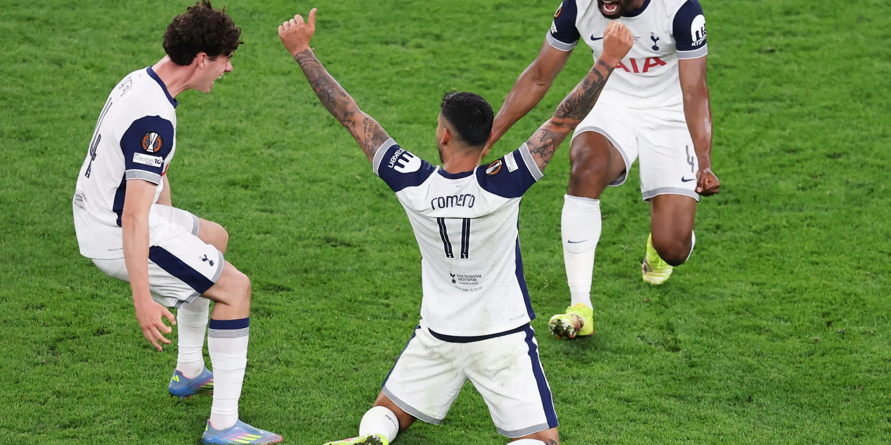 Khoảnh khắc ăn mừng chức vô địch Europa League của Tottenham