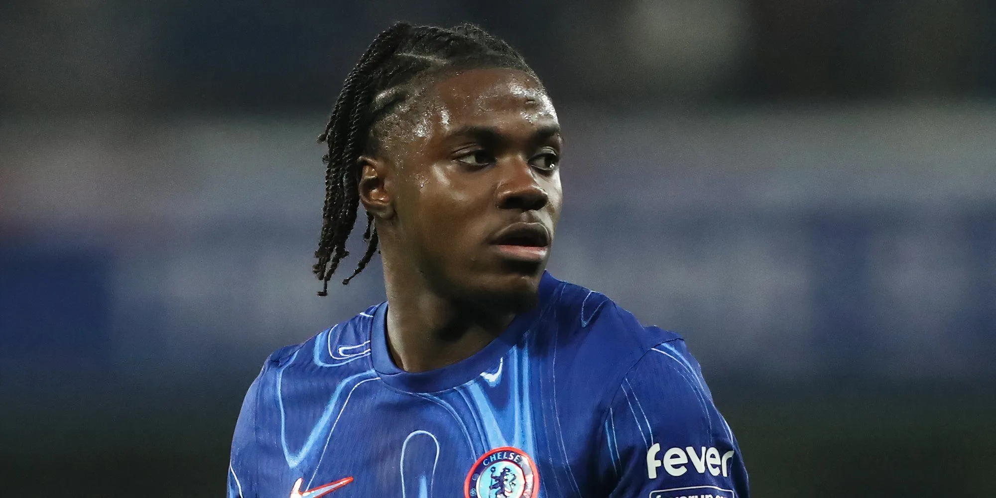 Romeo Lavia của Chelsea rời sân trong sự la ó từ CĐV Liverpool