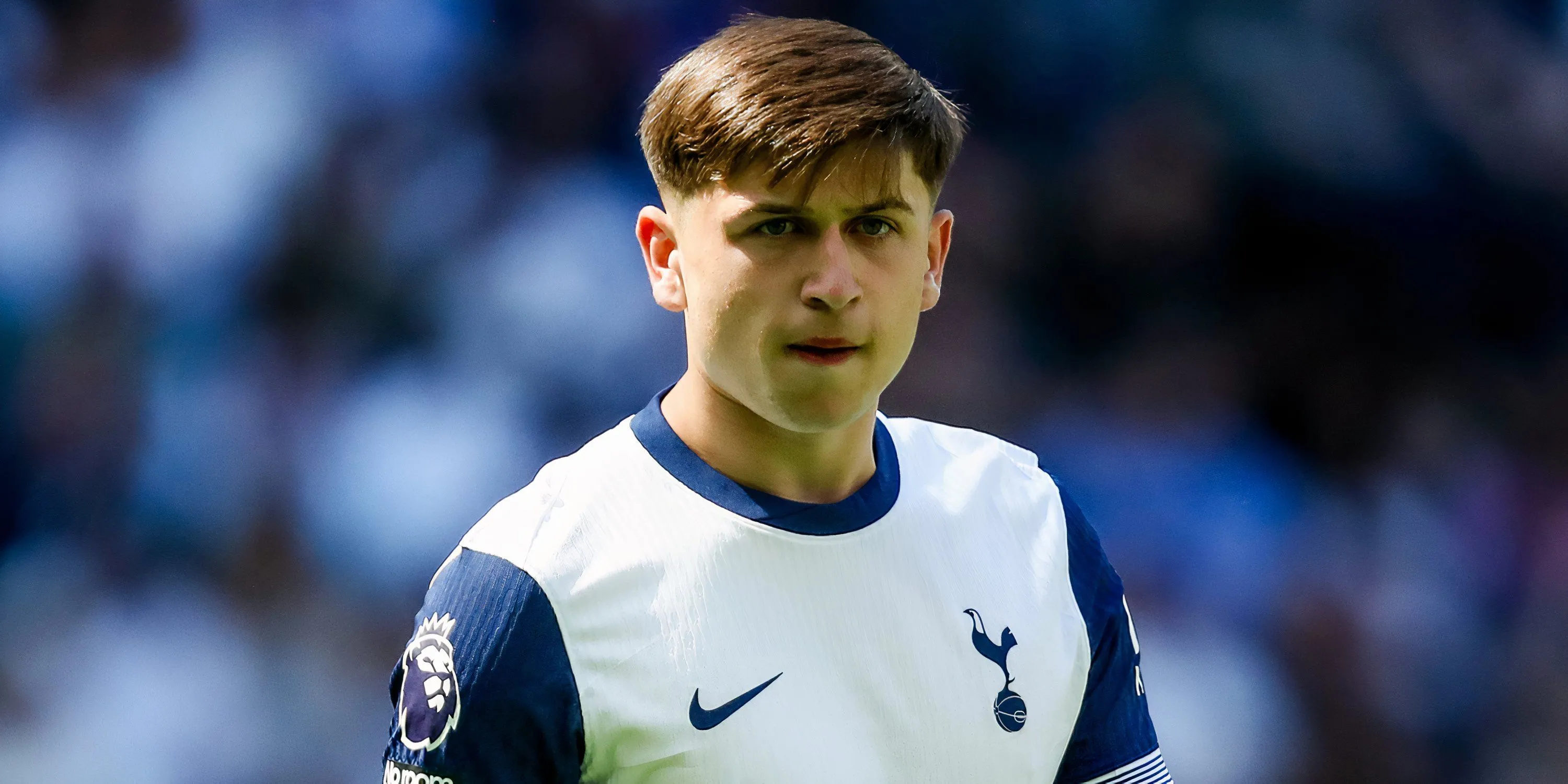 Tài năng trẻ Mikey Moore trong một trận đấu của Tottenham Hotspur