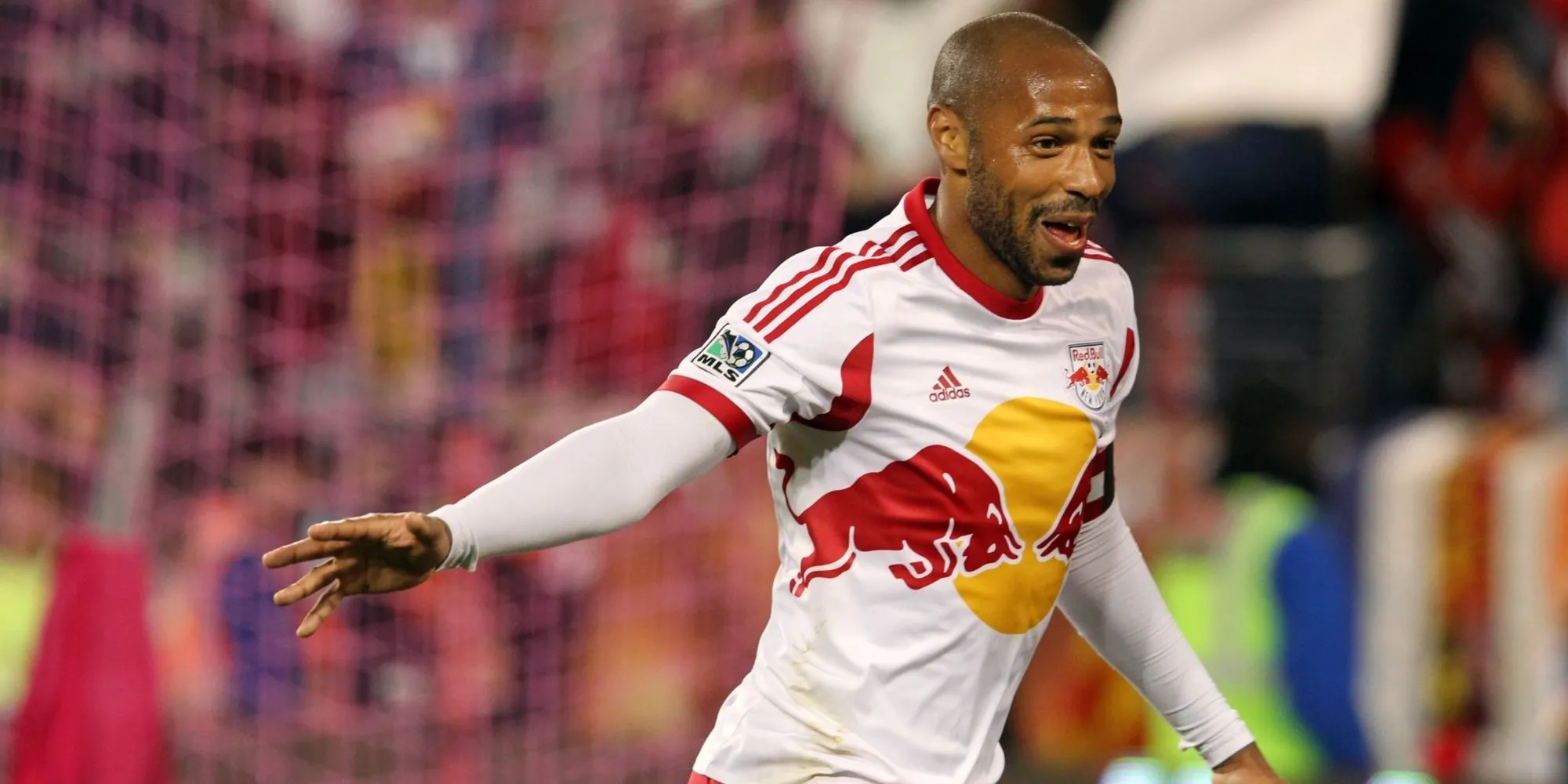 Thierry Henry trong màu áo New York Red Bulls tại một trận đấu MLS