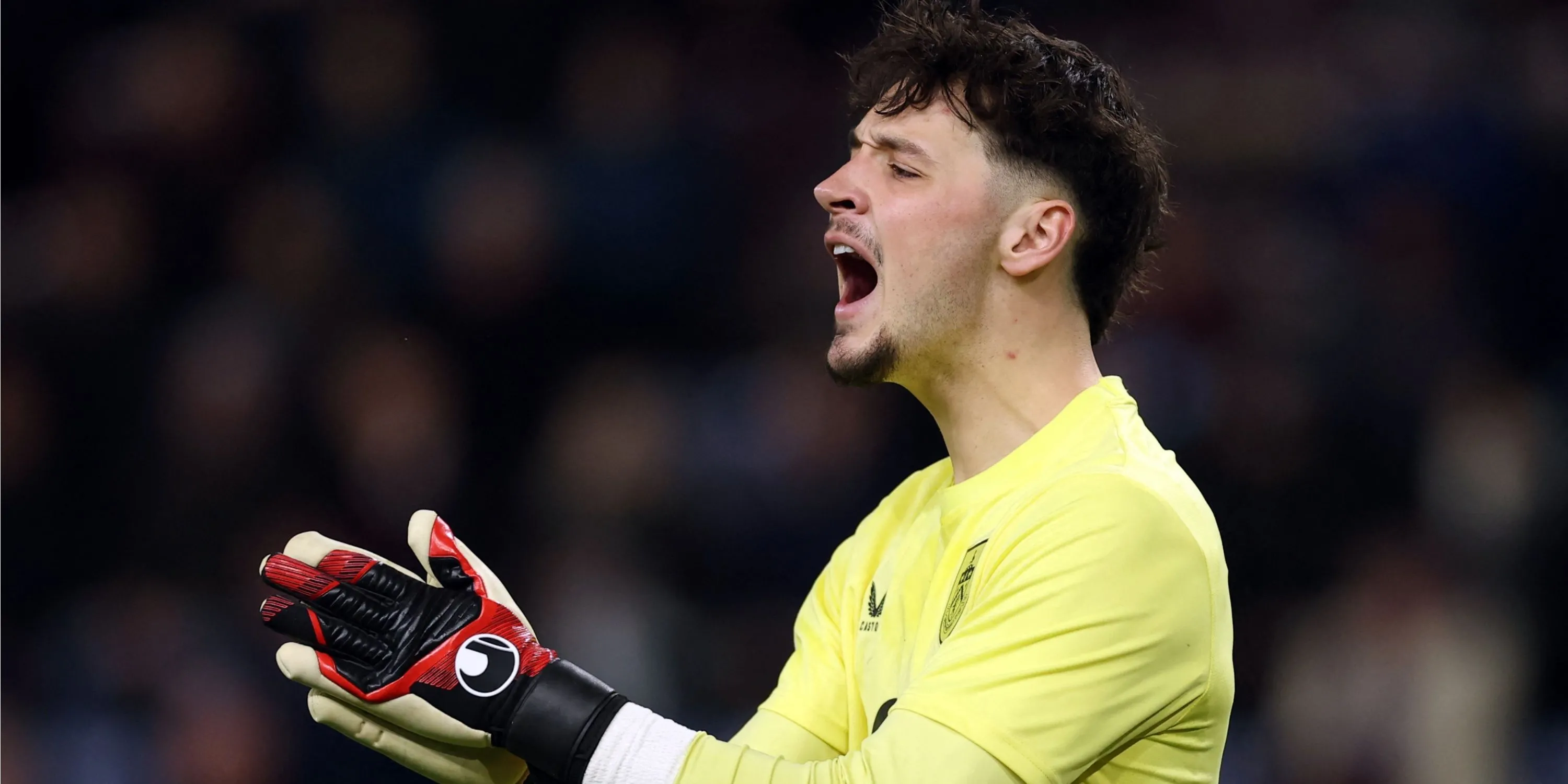 Thủ môn James Trafford trong màu áo Burnley - mục tiêu của Newcastle