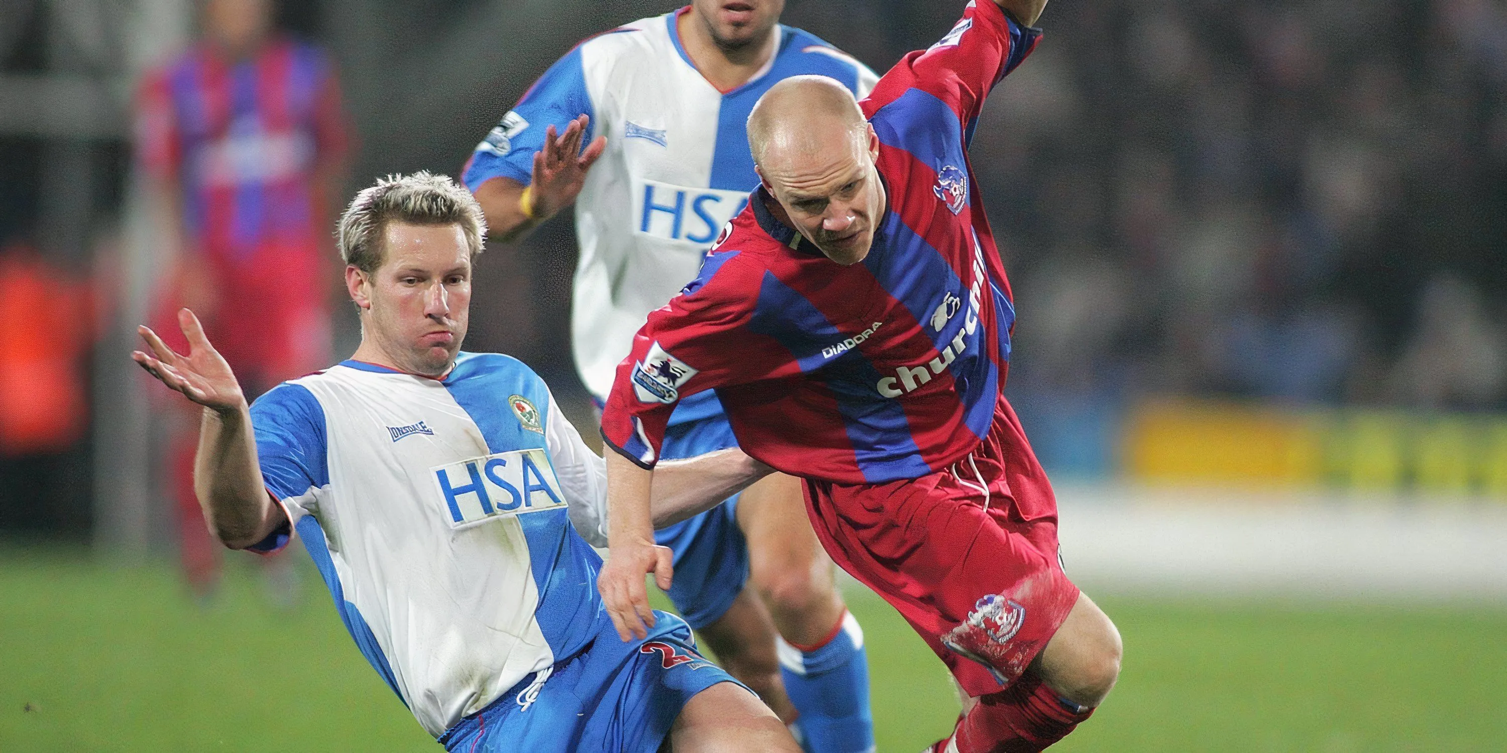 Tiền đạo Andy Johnson trong màu áo Crystal Palace