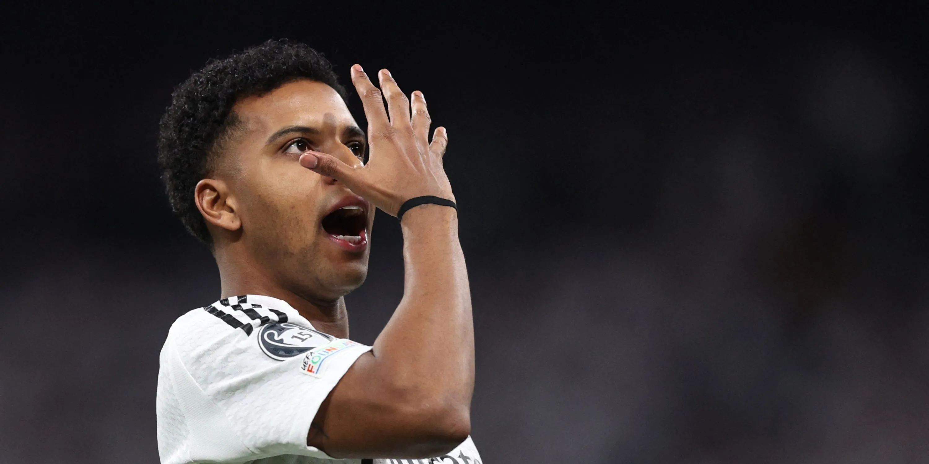 Tiền đạo Rodrygo trong màu áo Real Madrid thi đấu trên sân