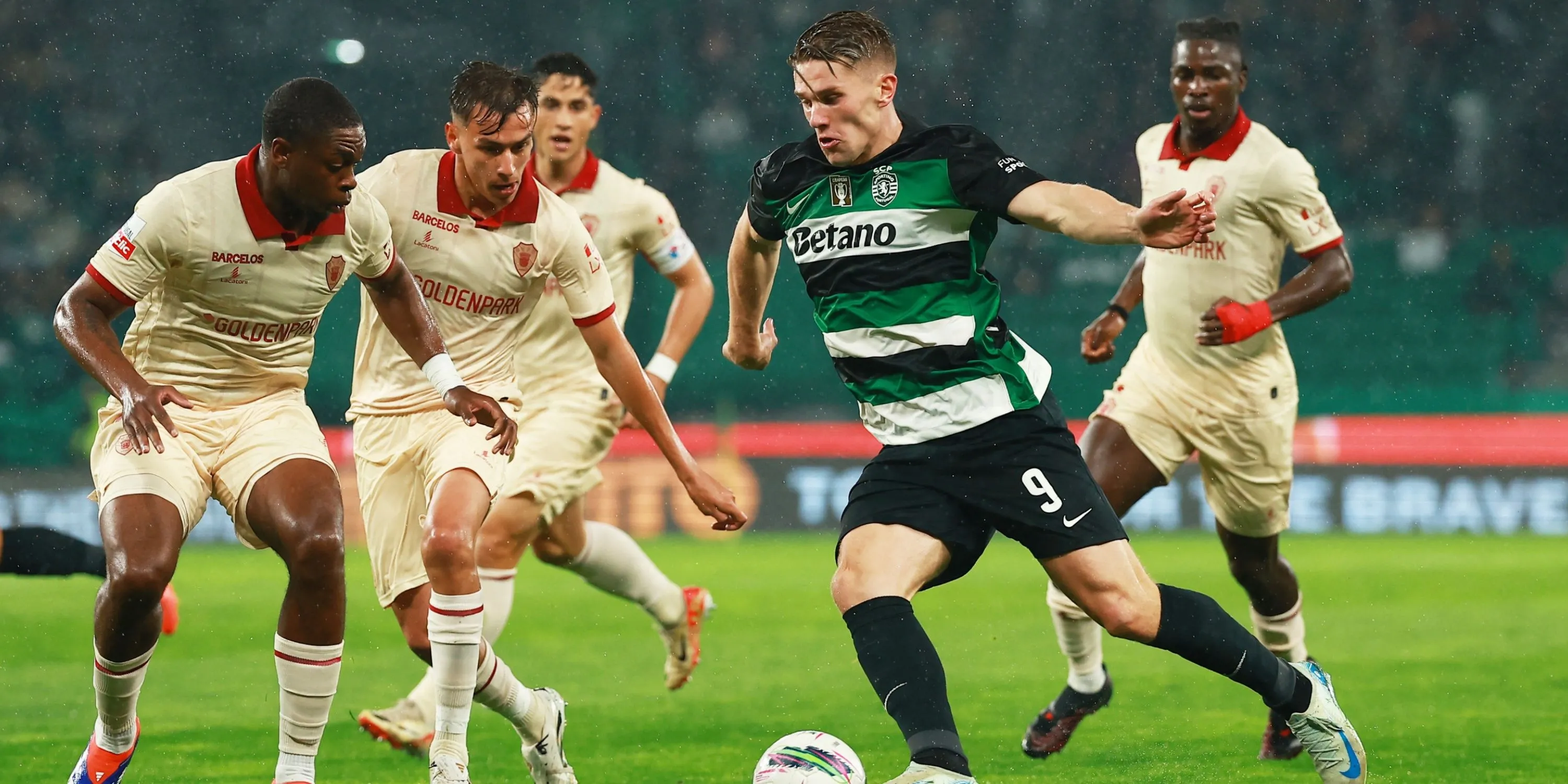 Tiền đạo Viktor Gyokeres đang thi đấu cho Sporting CP, mục tiêu chuyển nhượng được Arsenal tích cực theo đuổi