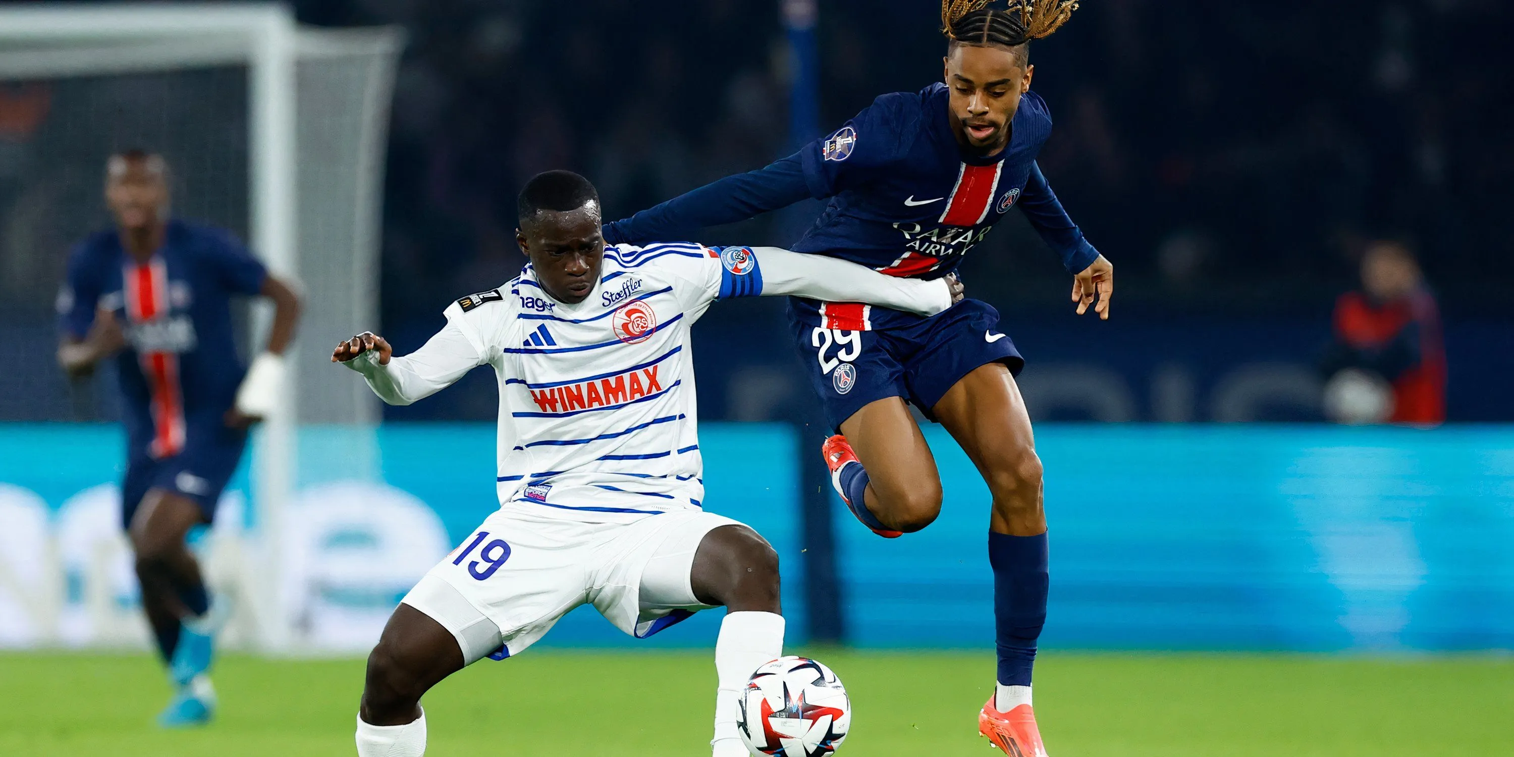 Tiền vệ Habib Diarra trong màu áo CLB Strasbourg tại Ligue 1