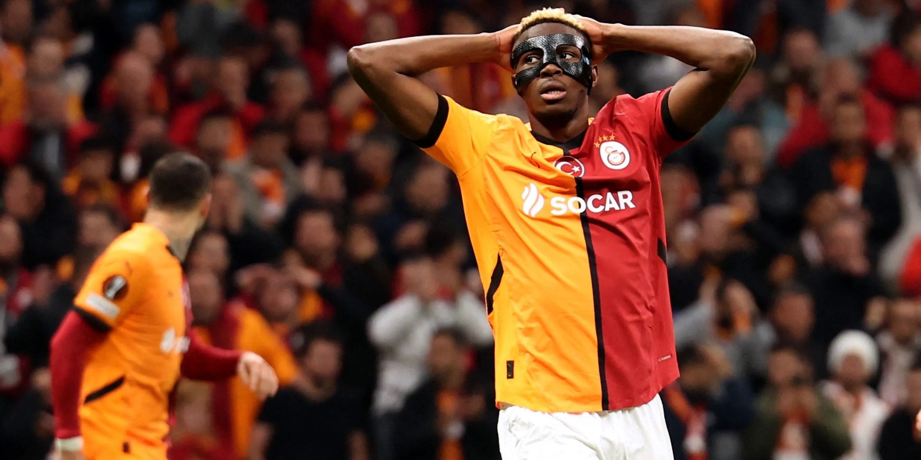 Victor Osimhen phản ứng trong một trận đấu cho Galatasaray ở Europa League