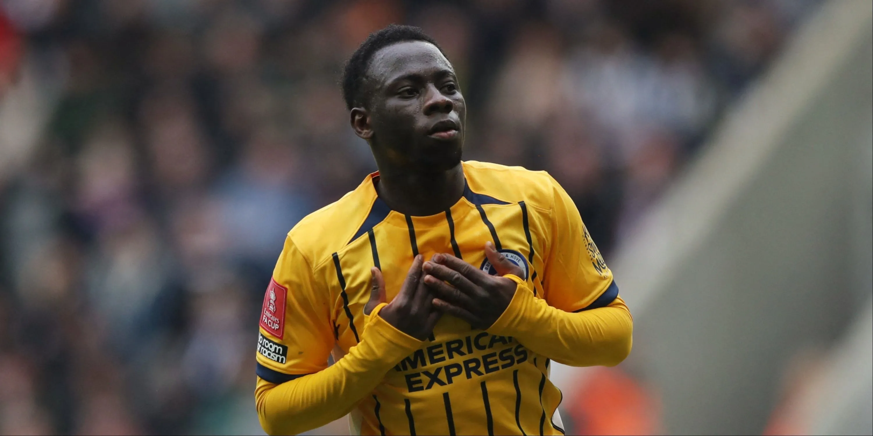 Yankuba Minteh thể hiện tiềm năng lớn với màn trình diễn ấn tượng tại Premier League