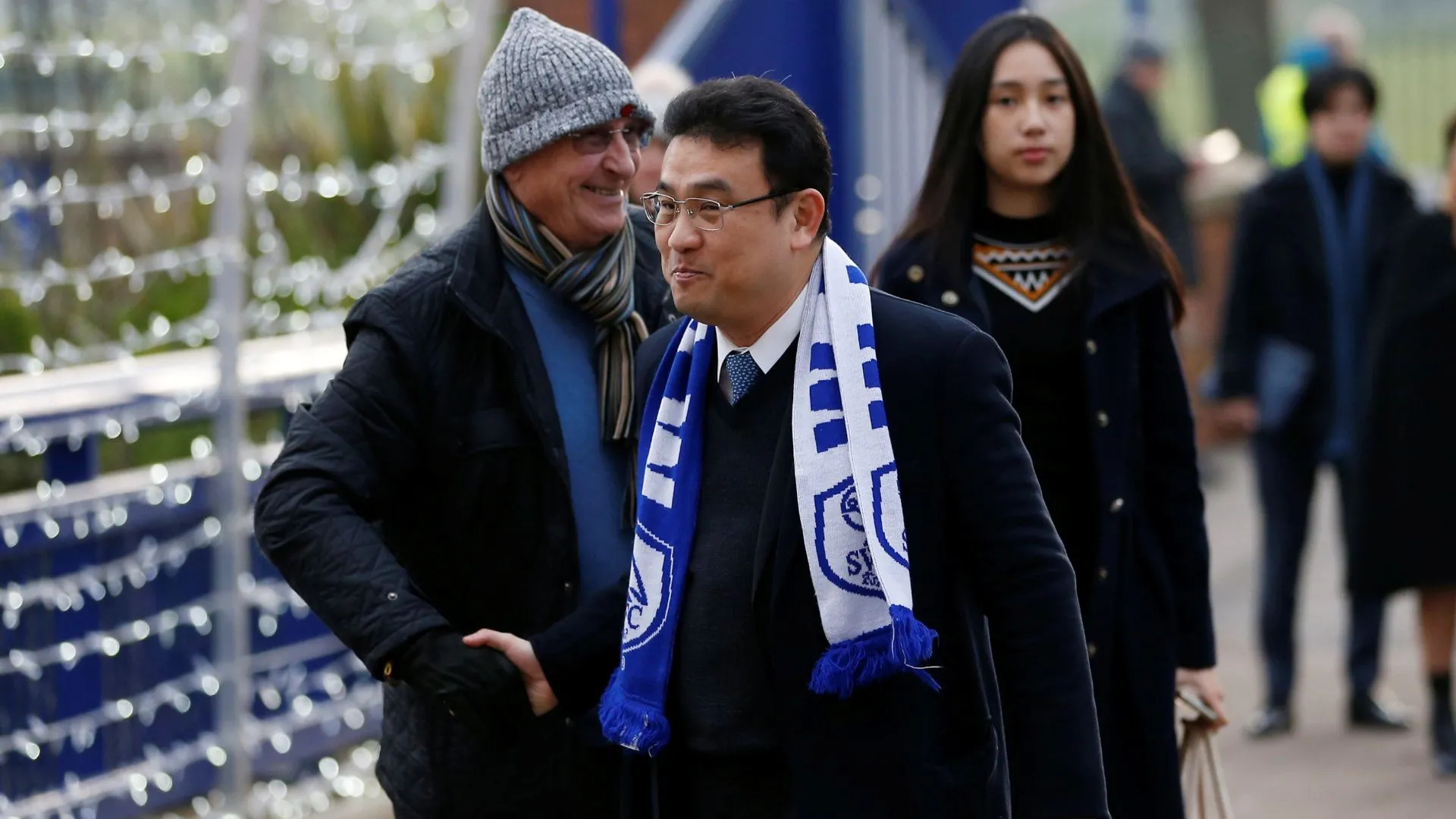 Chủ sở hữu Sheffield Wednesday Dejphon Chansiri đối mặt vấn đề chậm lương và bị EFL buộc tội