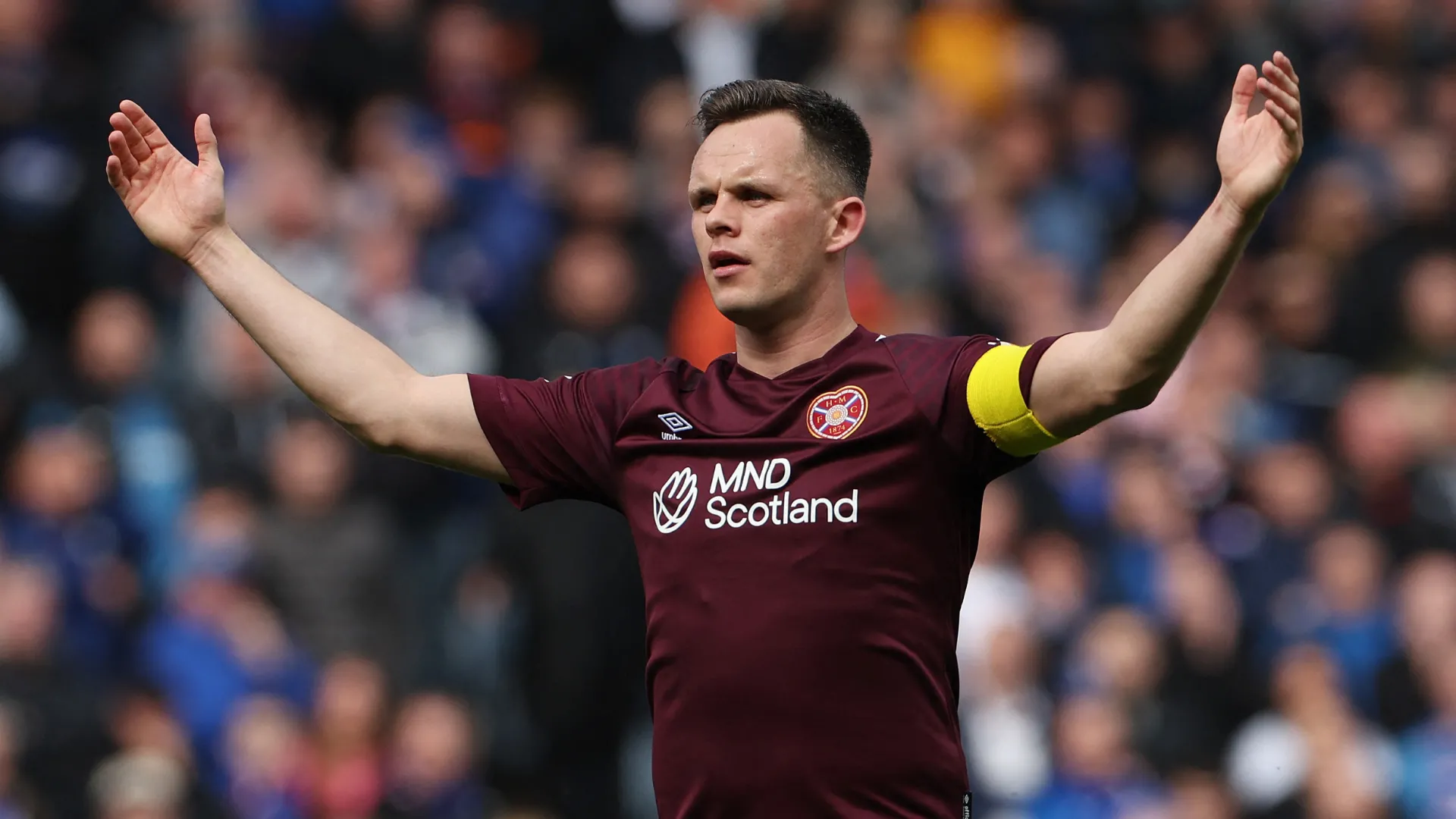 Lawrence Shankland trong trận Hearts đấu Rangers tại Bán kết Cúp Scotland