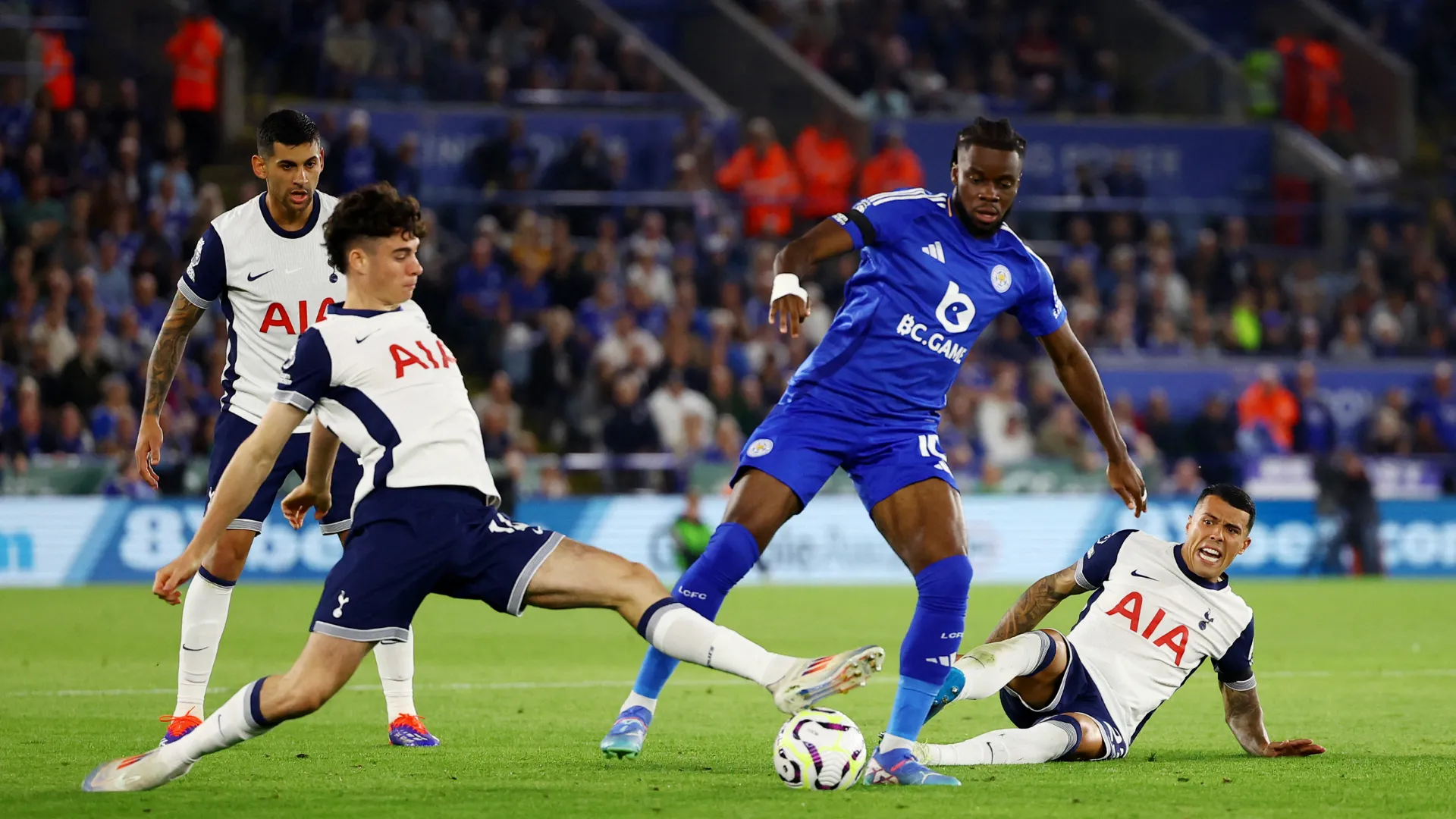 Mô tả cầu thủ Stephy Mavididi của Leicester City