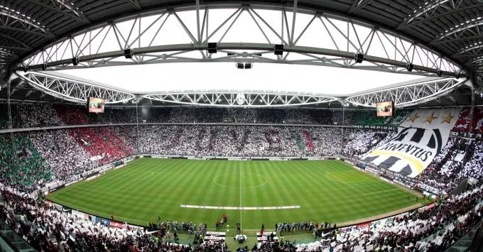 Cảnh quan toàn cảnh Allianz Stadium từ trên cao, thể hiện quy mô và thiết kế hiện đại của sân