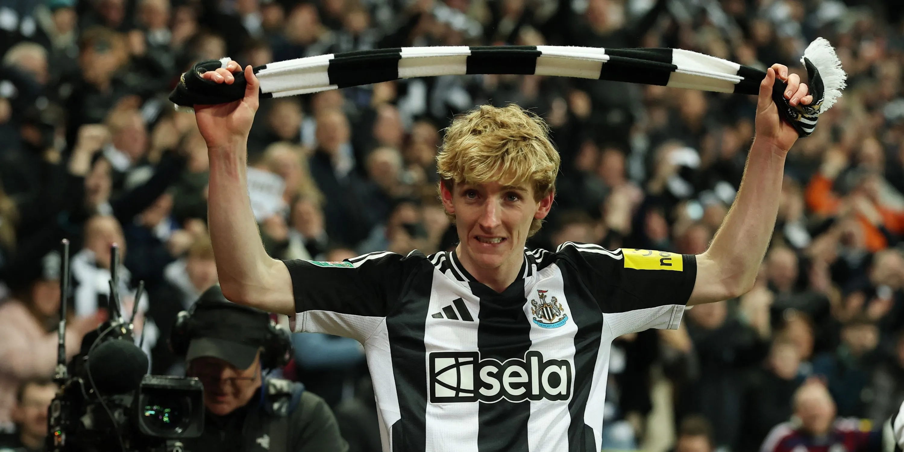 Cầu thủ chạy cánh Anthony Gordon của Newcastle United