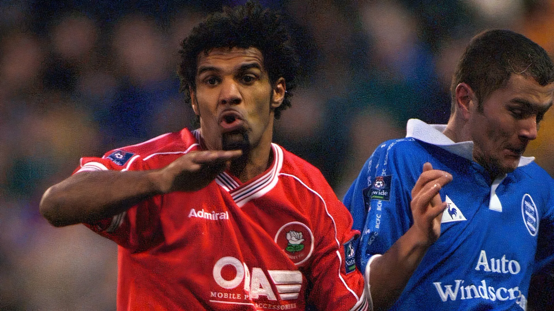 Chuyên gia bóng đá Don Goodman thời còn thi đấu cho Barnsley
