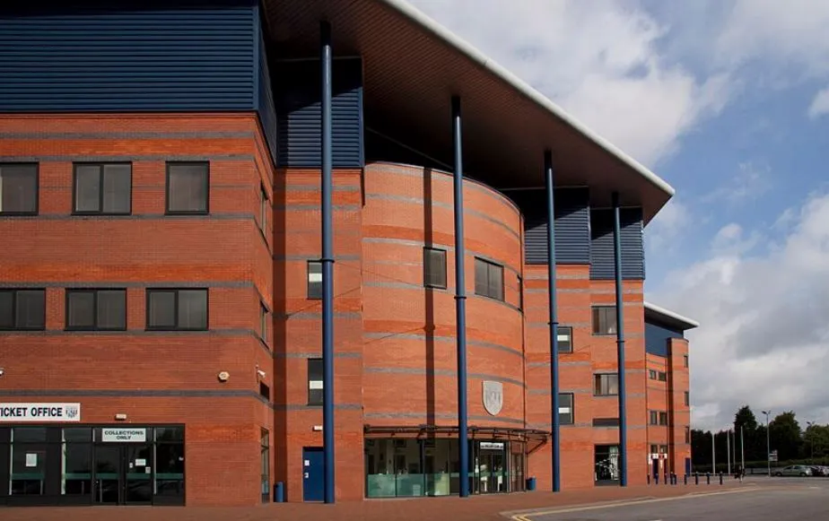 Cổng chính sân vận động The Hawthorns, điểm vào cho người hâm mộ West Brom