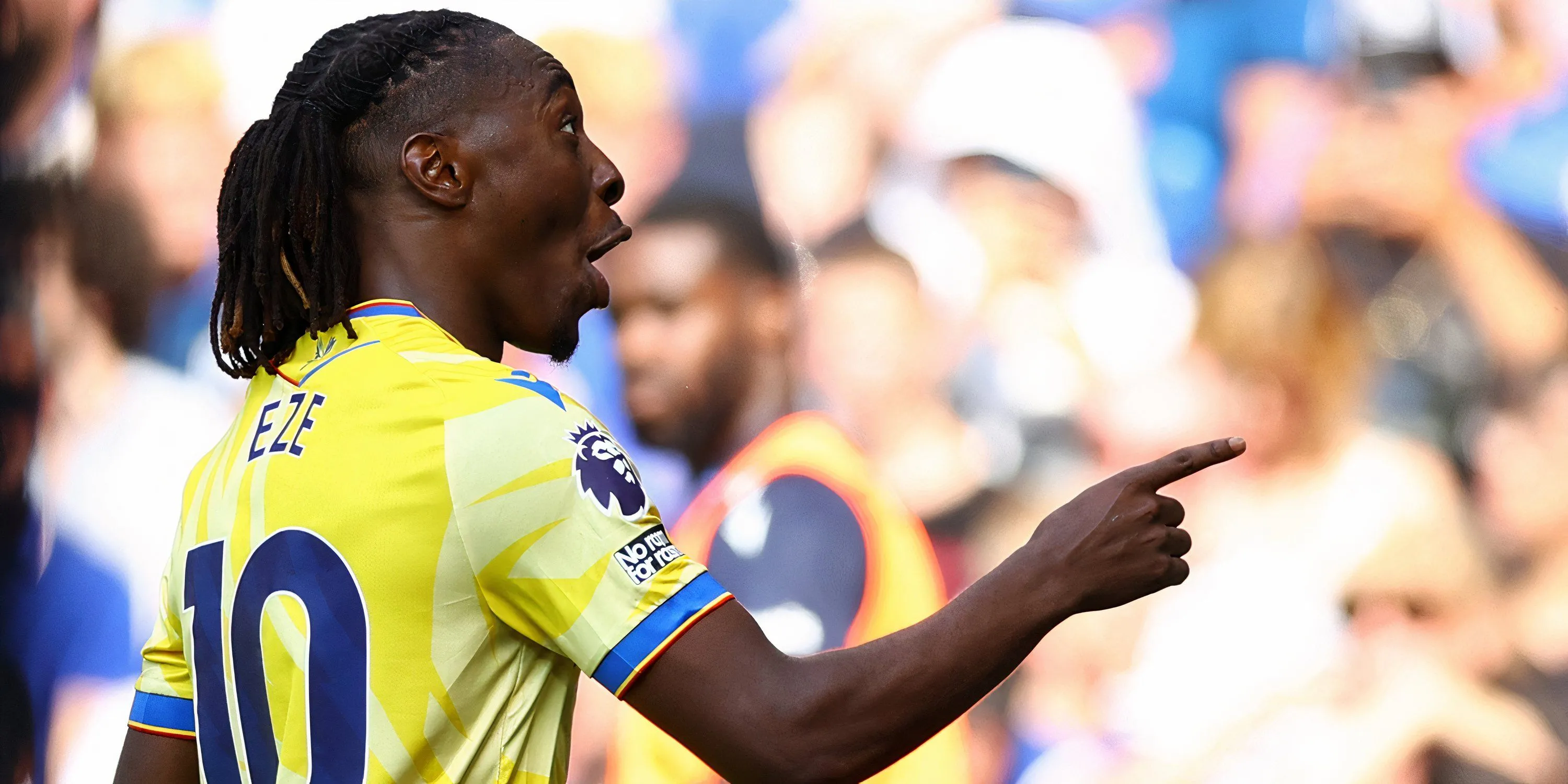 Eberechi Eze ăn mừng bàn thắng cho Crystal Palace