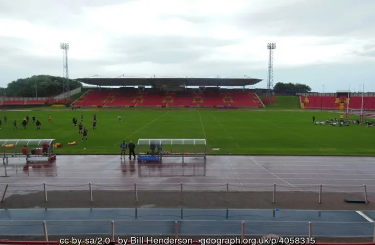 Góc nhìn từ khán đài chính tại Sân vận động Gateshead International.