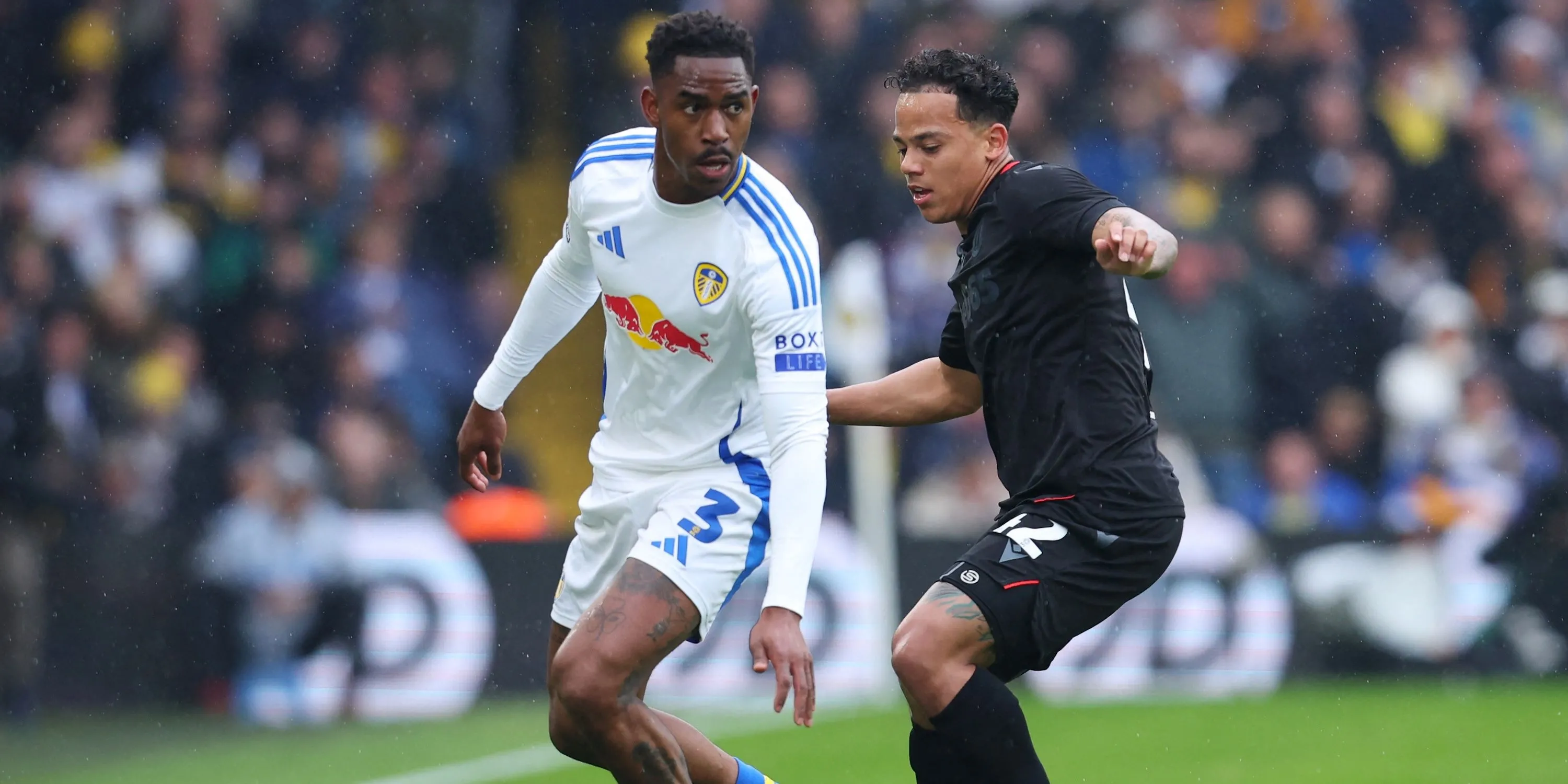 Hậu vệ Junior Firpo khi còn thi đấu cho Leeds United