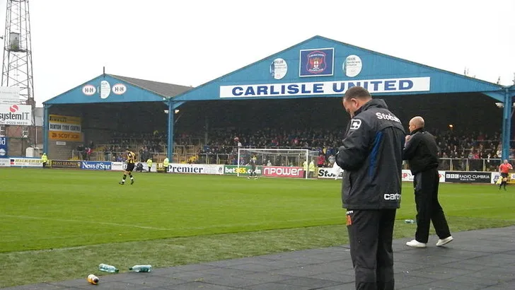 Hình ảnh khu vực dành cho ban huấn luyện tại sân vận động Brunton Park