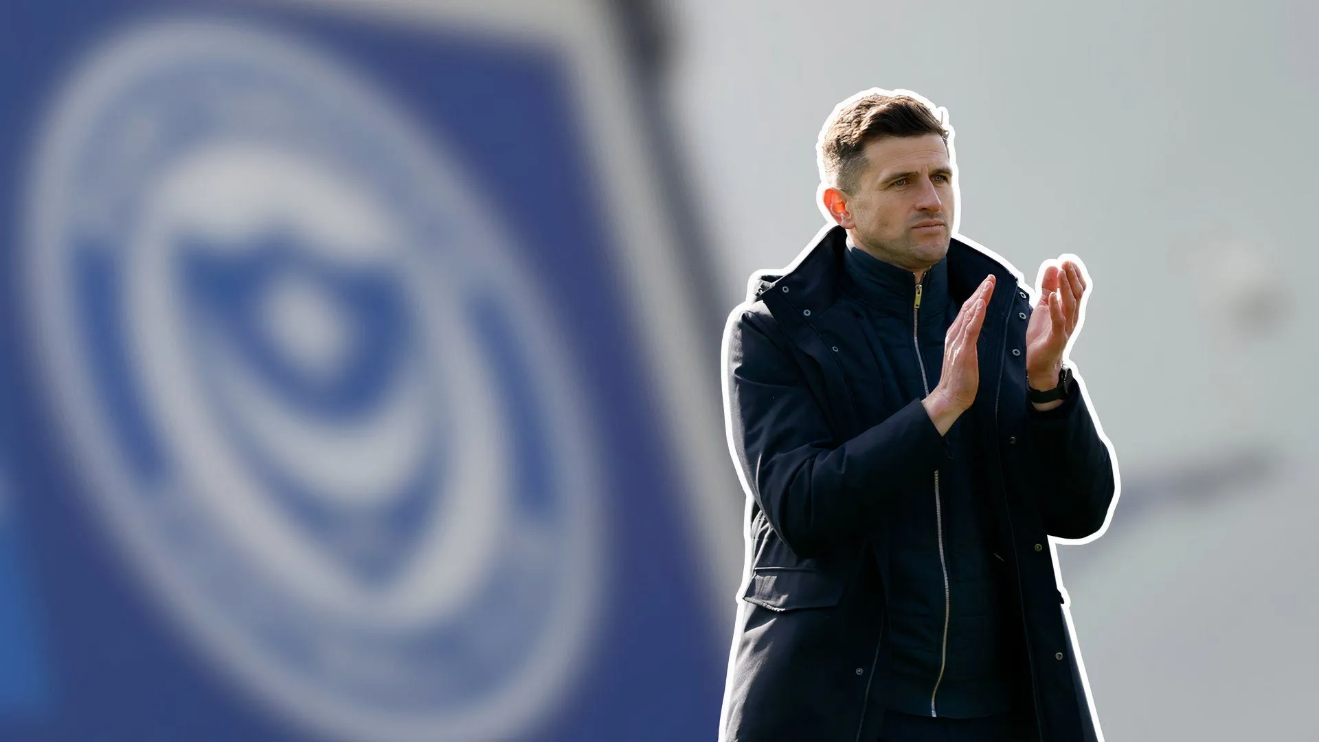 HLV John Mousinho chỉ đạo Portsmouth FC tại Championship