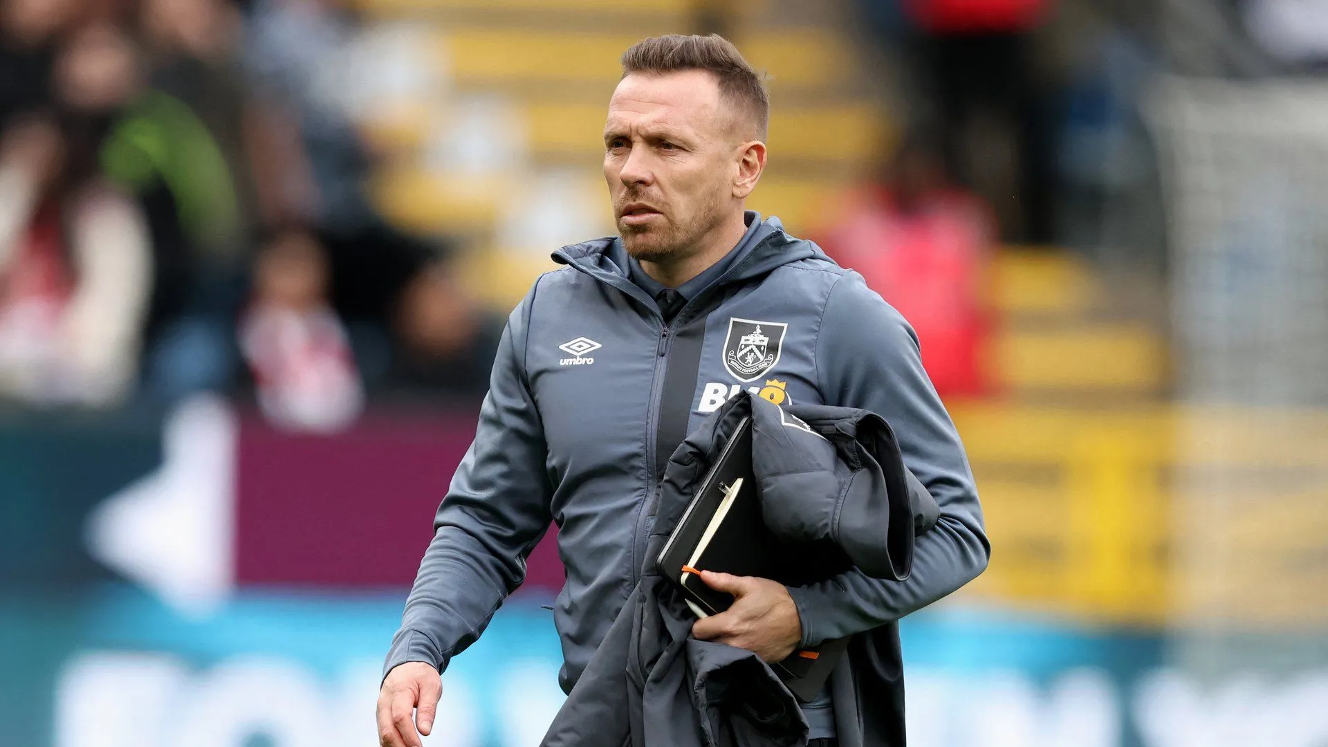 Huấn luyện viên đội tuyển Xứ Wales Craig Bellamy theo dõi các tài năng thủ môn.