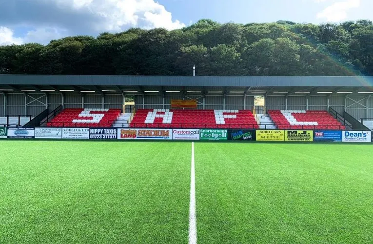 Khán đài Adverset tại sân vận động Flamingo Land của Scarborough Athletic
