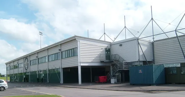 Khán đài chính Main Stand của sân vận động Huish Park