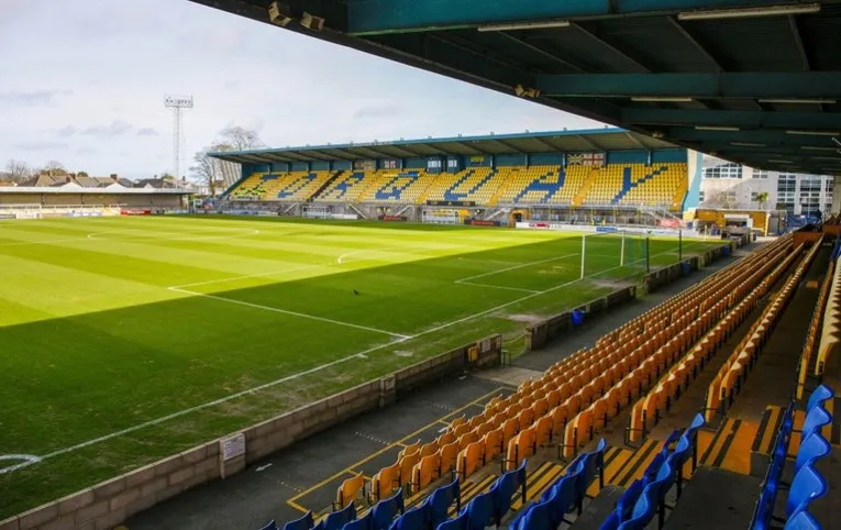 Khán đài chính tại sân Plainmoor