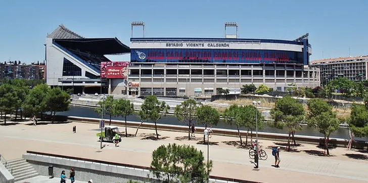Khán đài có mái che tại sân vận động Vicente Calderón