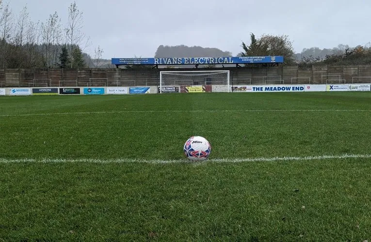 Khán đài đứng The Meadow Chesham United