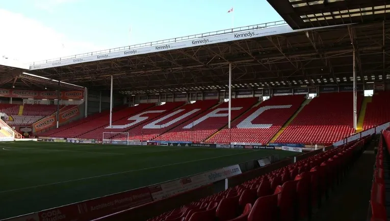 Khán đài The Kop tại sân Bramall Lane, nơi tập trung những cổ động viên cuồng nhiệt nhất của Sheffield United