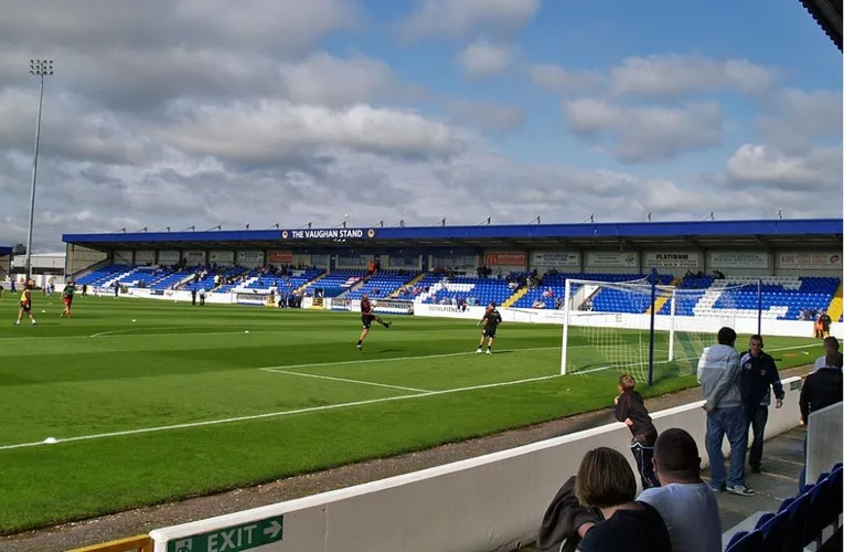 Khán đài Vaughan cũ tại Sân vận động Deva, một phần lịch sử của Chester FC