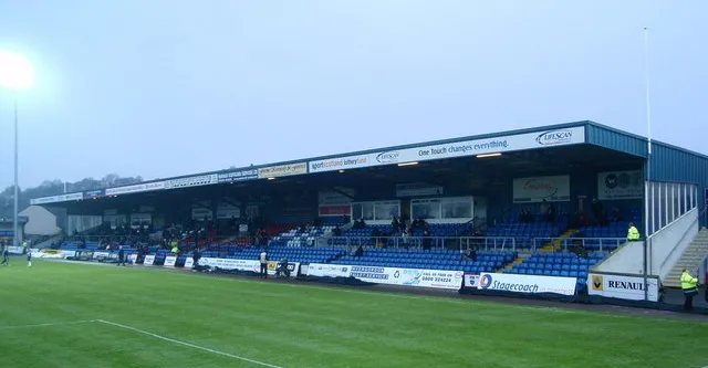 Khán đài West Stand của sân Victoria Park
