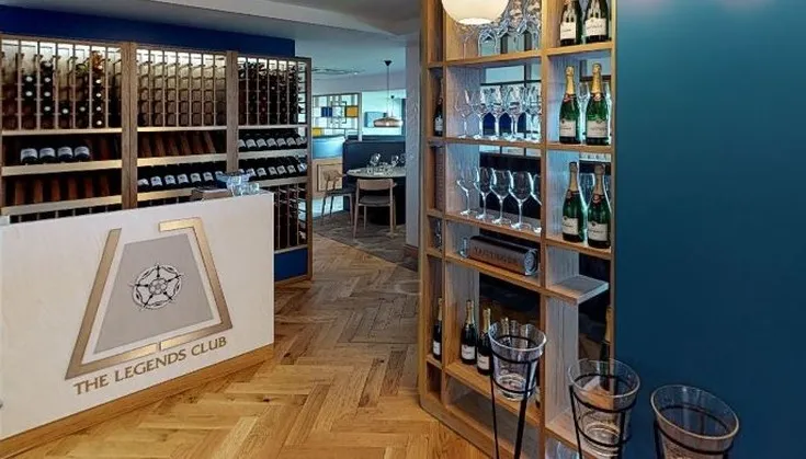 Khu vực dịch vụ khách hàng cao cấp tại sân Elland Road