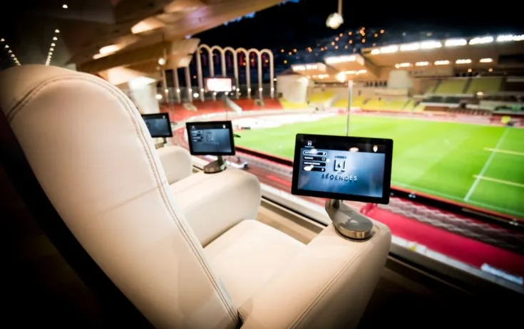 Khu vực khách sạn VIP và dịch vụ cao cấp tại sân vận động Stade Louis II của AS Monaco.