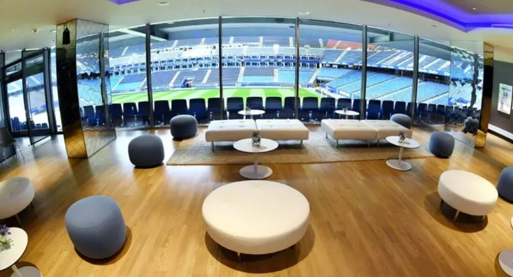 Khu vực khách VIP và dịch vụ đặc biệt tại Volksparkstadion