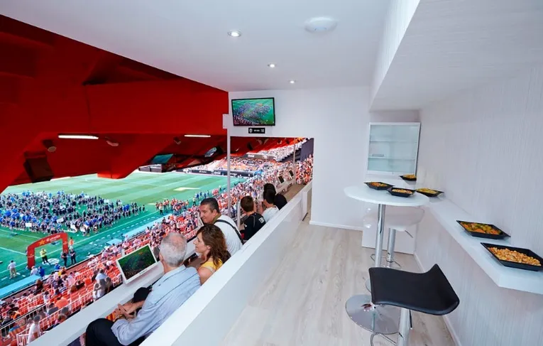 Khu vực khách VIP và phòng chờ cao cấp tại sân Mestalla