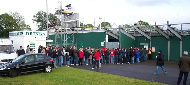 Khu vực khán đài dành cho cổ động viên đội khách (Away End) tại Huish Park