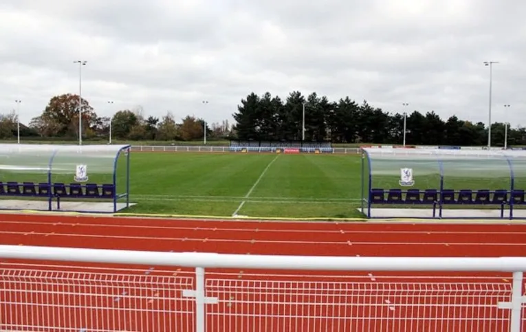 Khu vực kỹ thuật (dugout) tại Sân Queen Elizabeth II