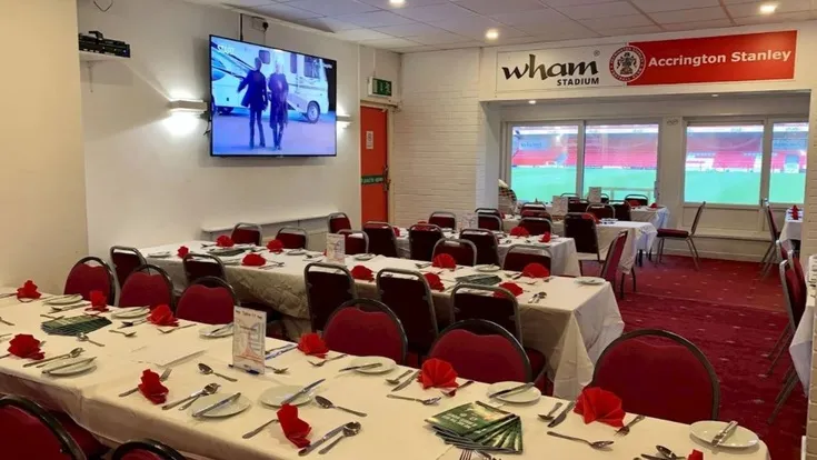 Khu vực tiếp đón khách VIP tại sân vận động Crown Ground của Accrington Stanley