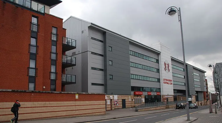 Lối vào sân Brisbane Road
